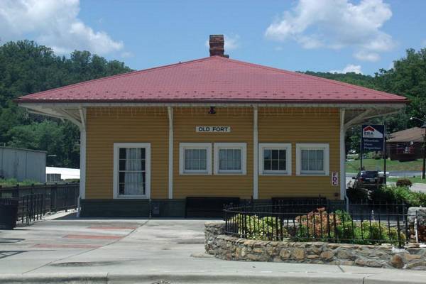 Old Fort Railroad Museum / Train Depot
